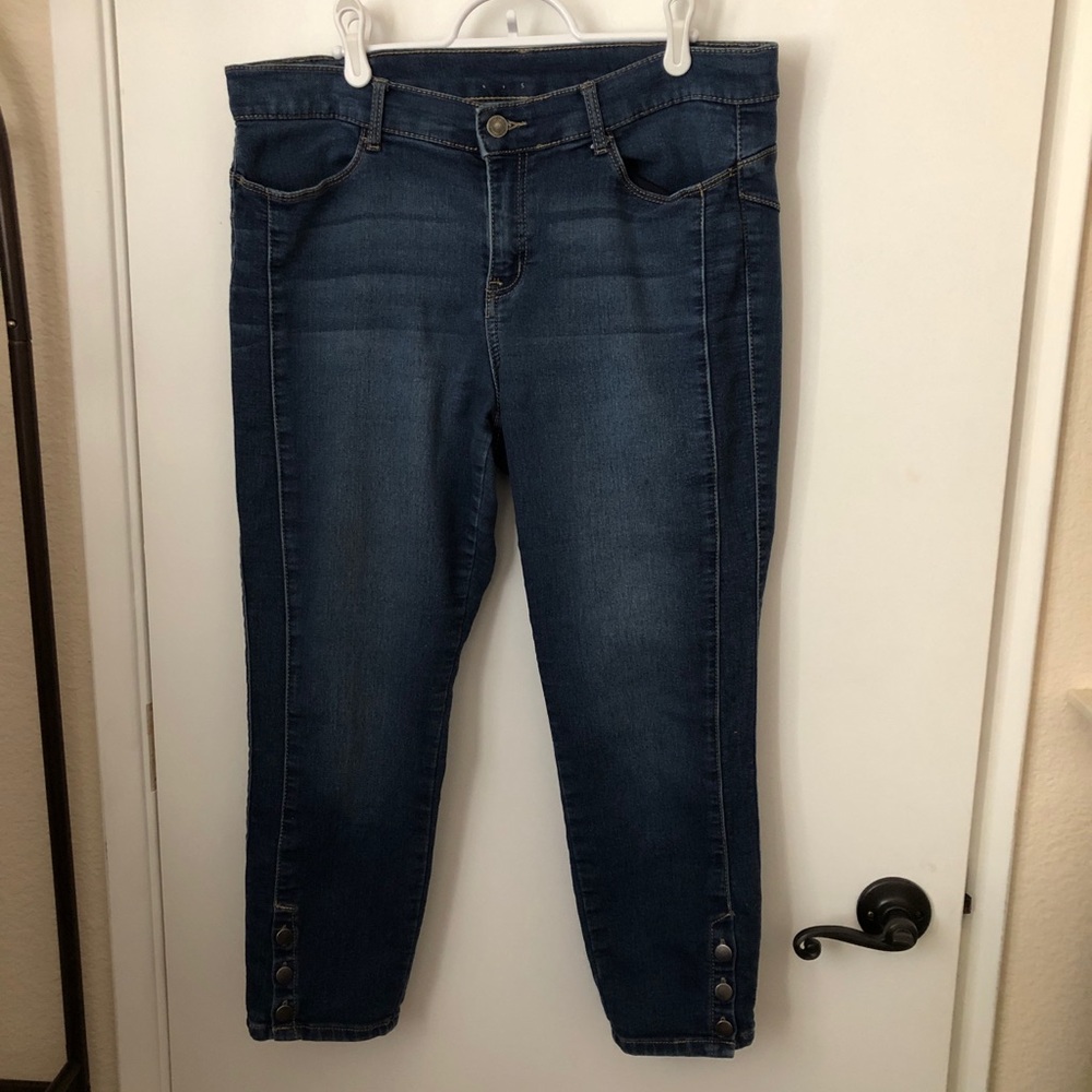 Juicy Couture Capri Jeans